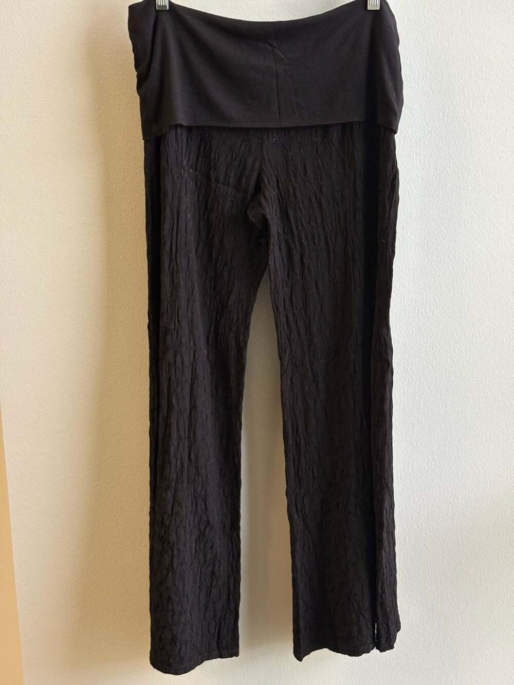 XCVI Pants Size M Black Boho Chic Crinkle Rayon Foldover Waistband Style 21504
